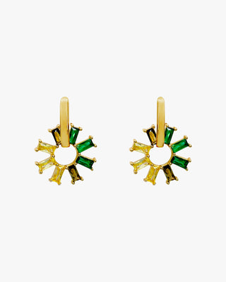 Boucles d'oreilles ornées de pierres colorées dans des tons de vert
