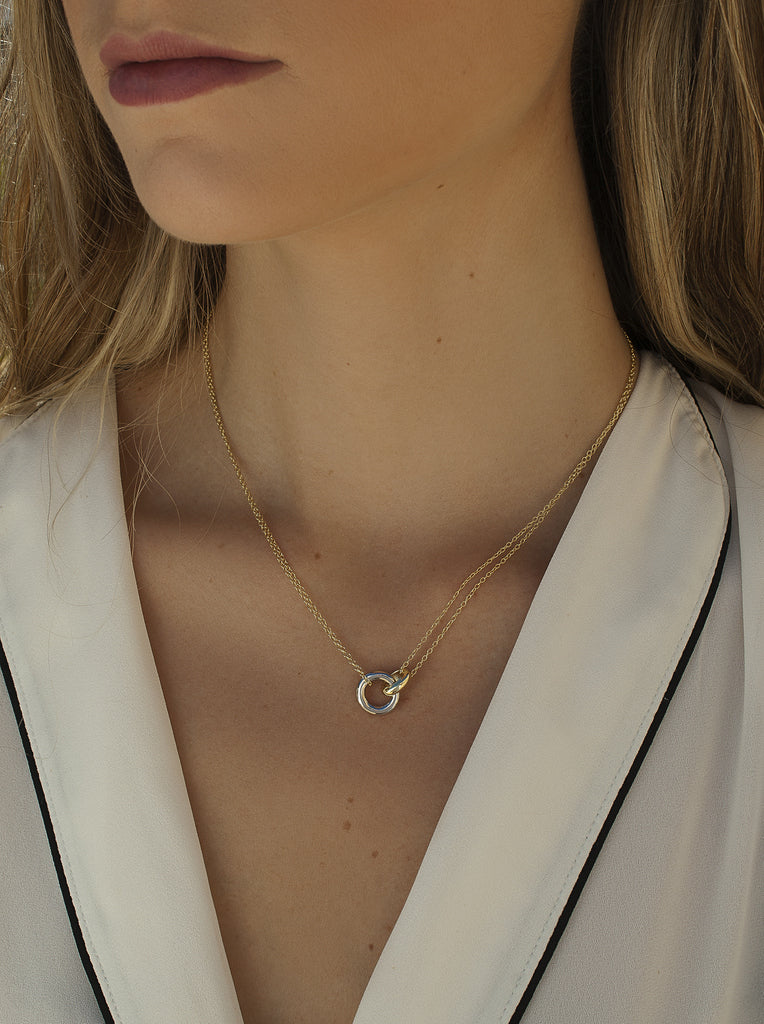 Pendentif bicolore argenté avec double chaîne