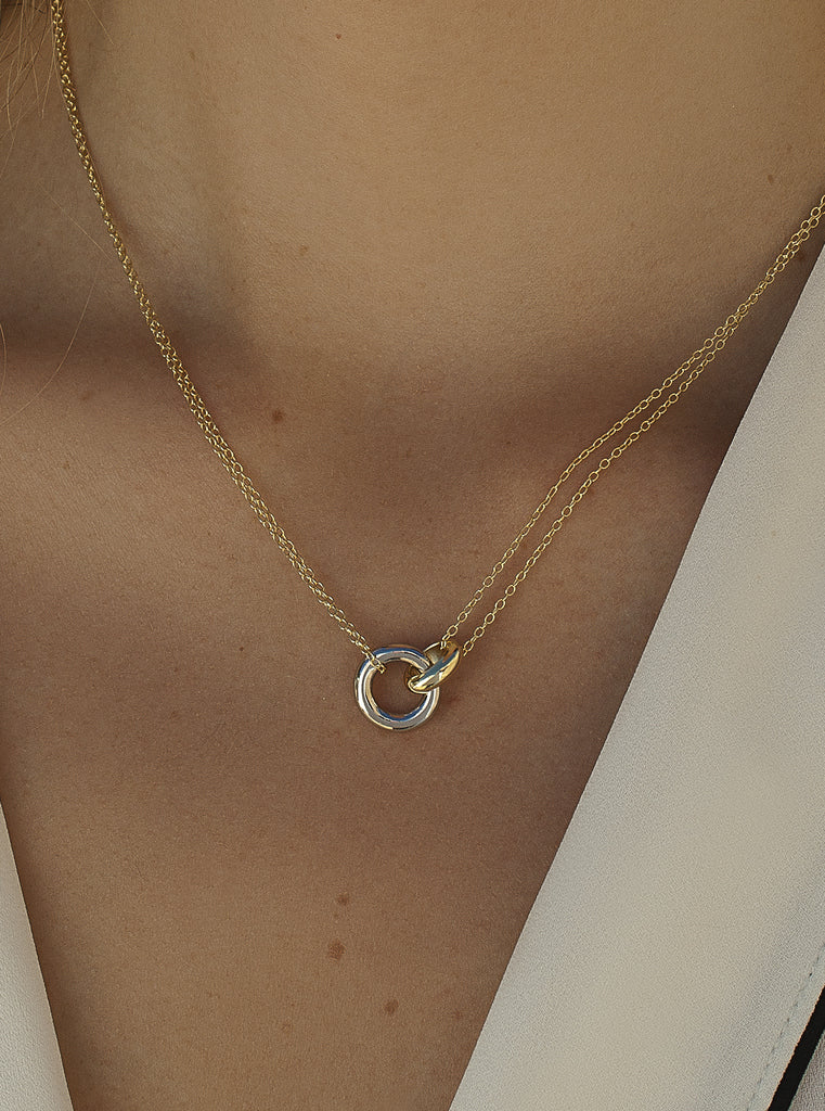 Pendentif bicolore argenté avec double chaîne