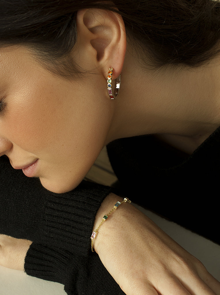 Pendientes aros bicolor con gemas multicolores