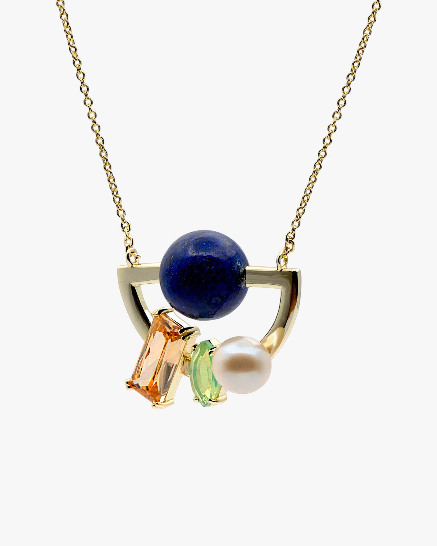 Collar dorado con piedras multicolores y perla