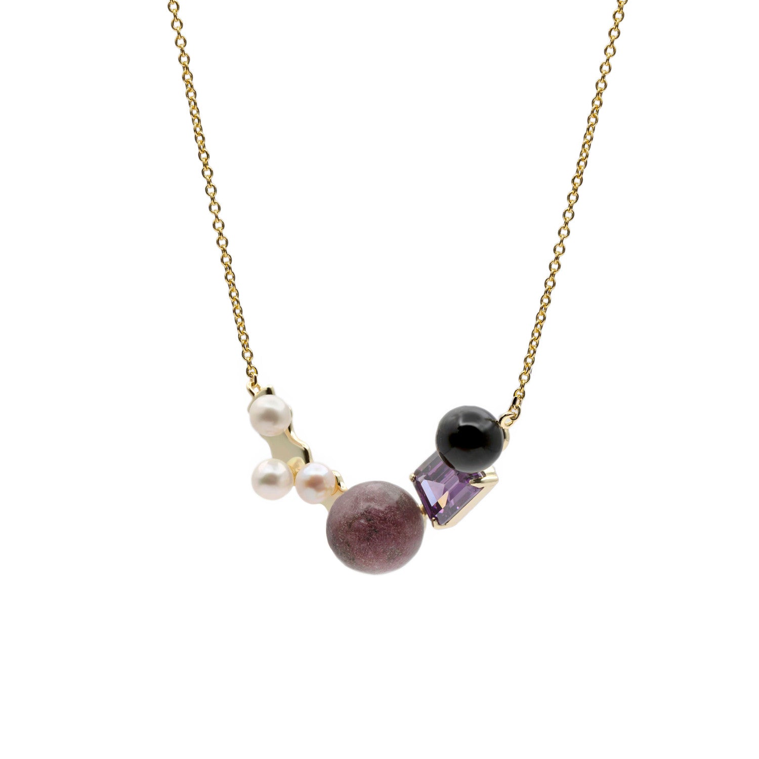 Collares con piedras en tonos morado y negro