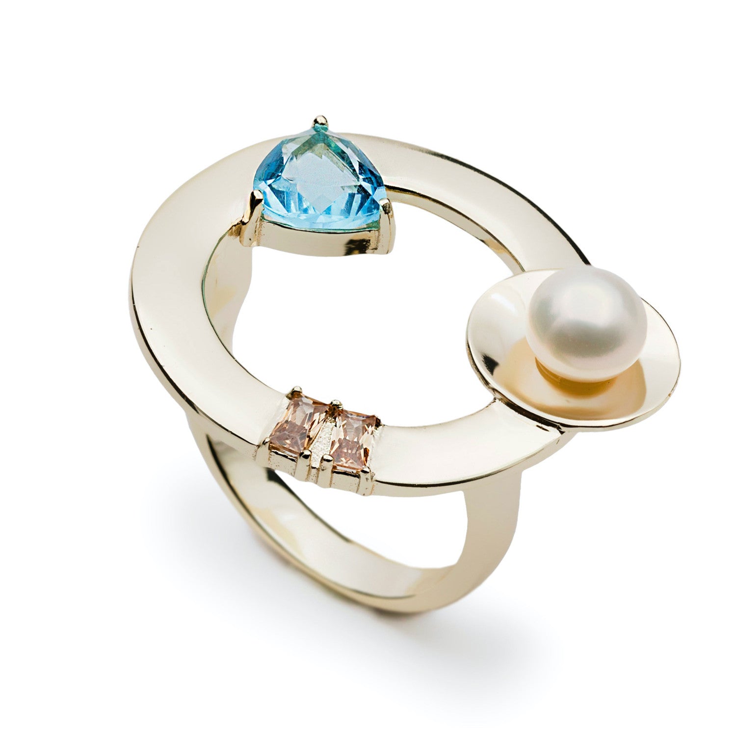 Anillos de diseño con estructura circular en dorado