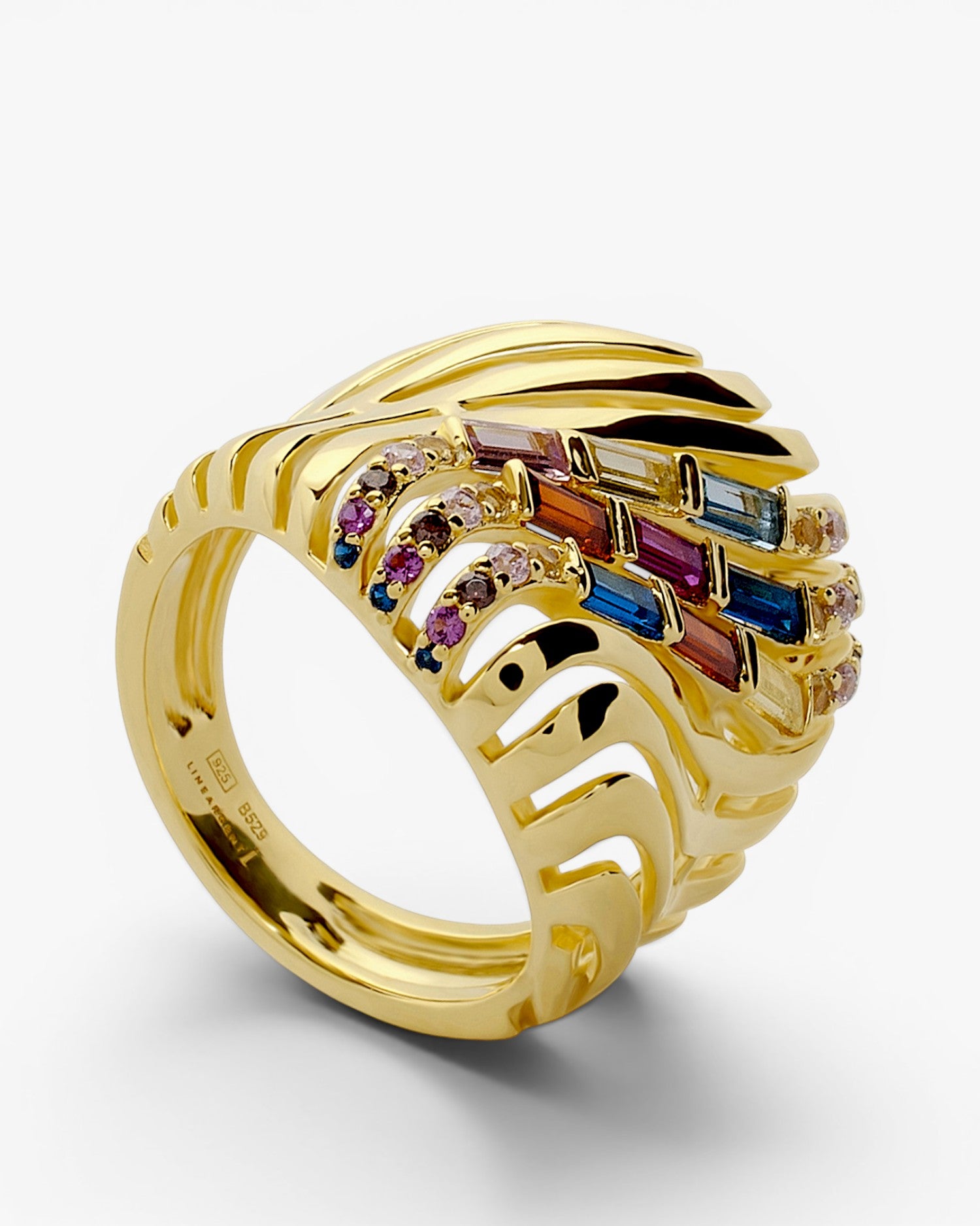 Anillo con piedras ancho efecto espiral