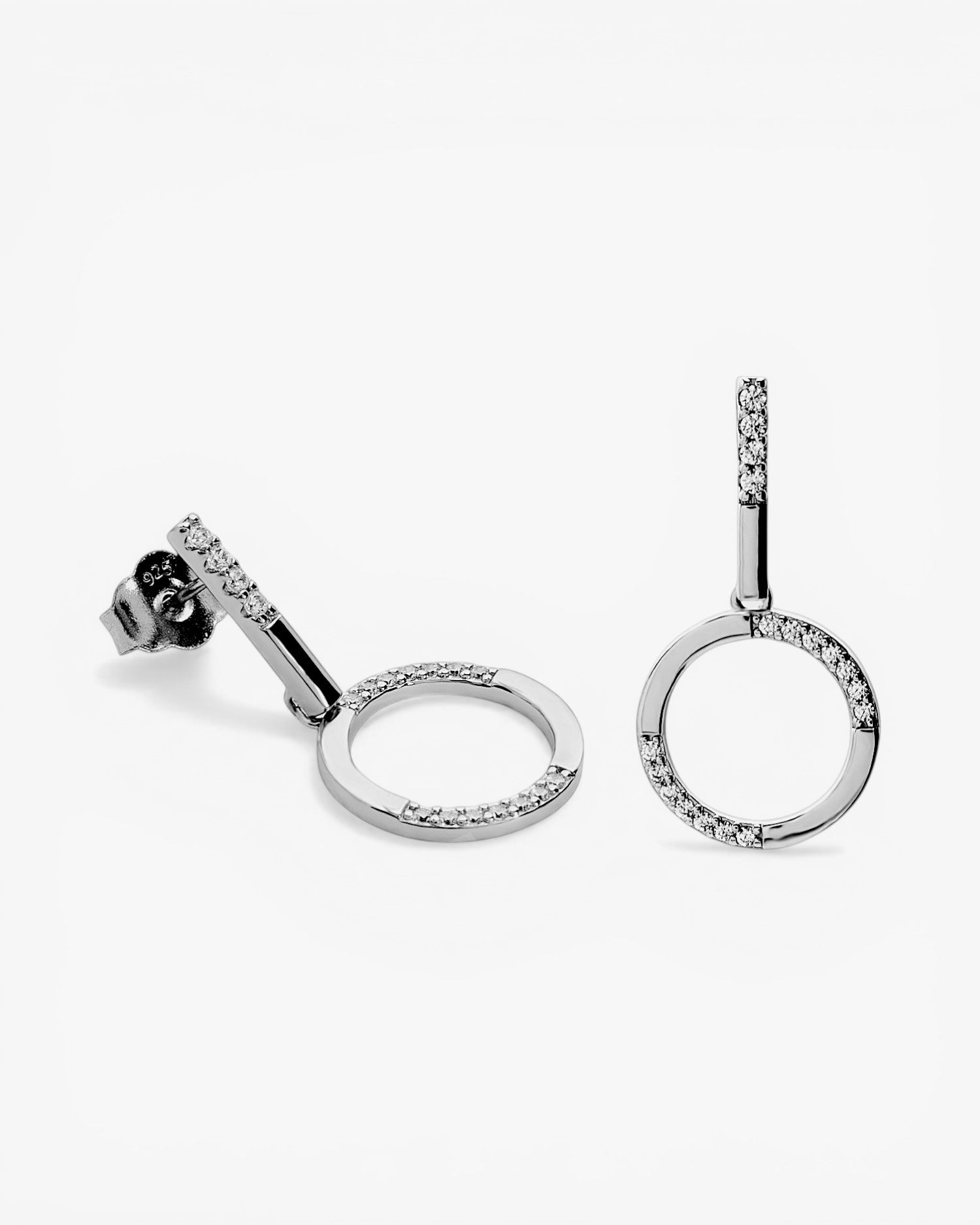 Pendientes originales circulo con circonitas