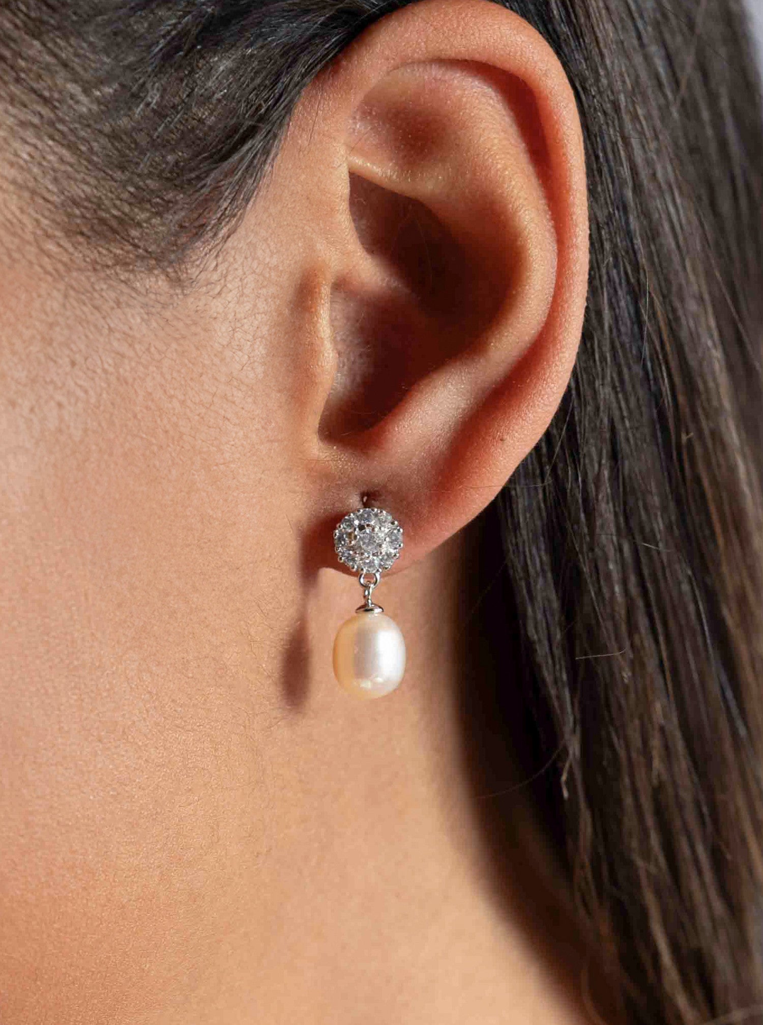 Pendientes de plata con perla blanca y circonitas