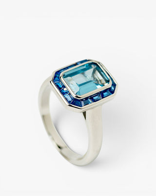 Anillos con piedras talla esmeralda tono azul