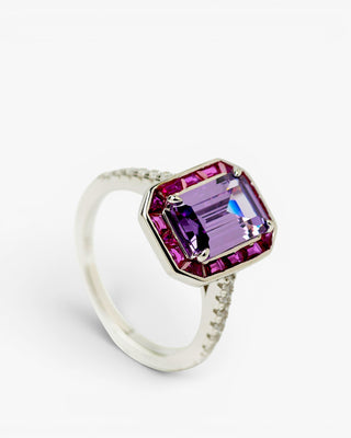 Anillos con piedras talla esmeralda tono amatista
