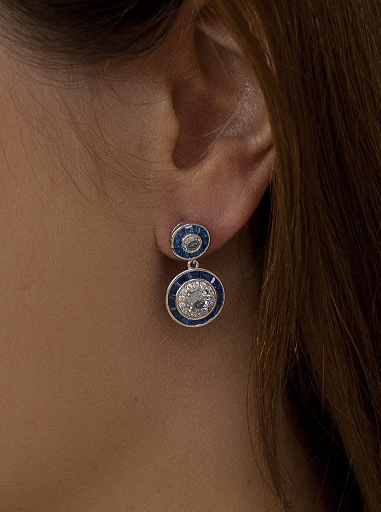 Pendientes de piedras de colores circulares tono azul
