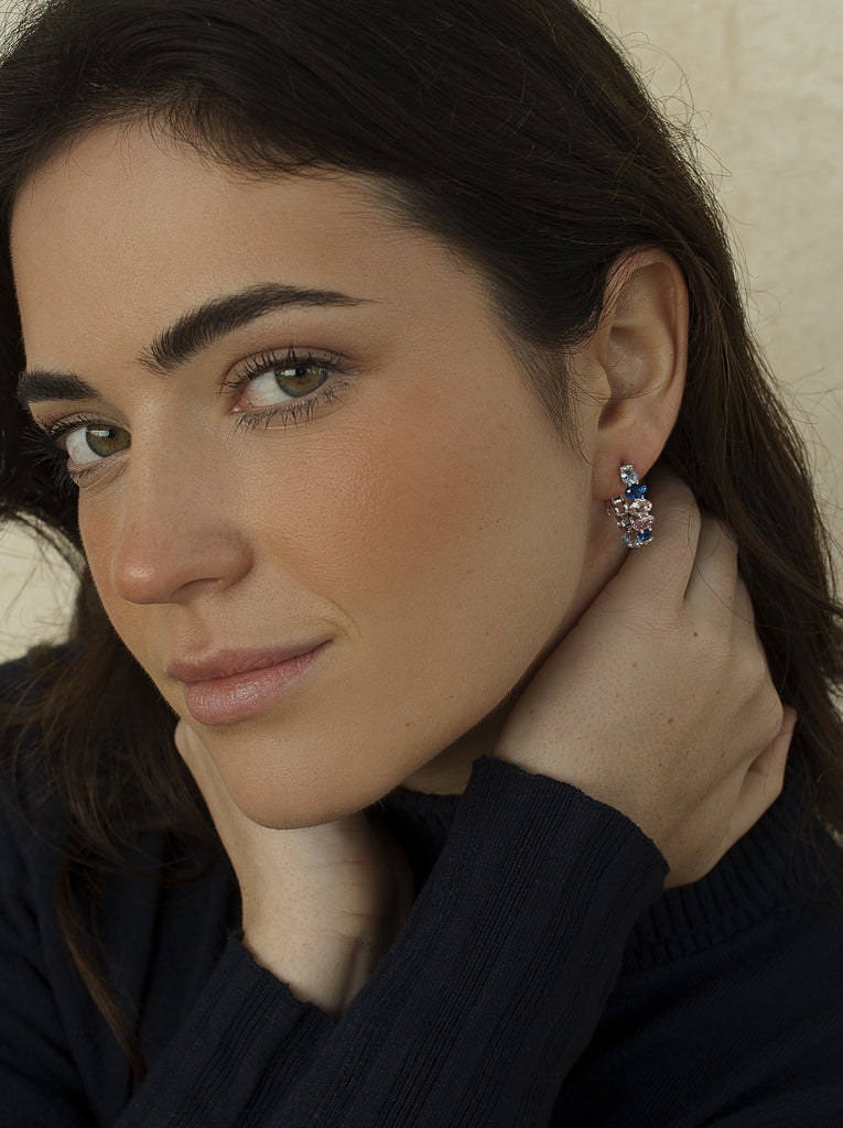 Pendientes aro con piedras en tonos azul y rosa