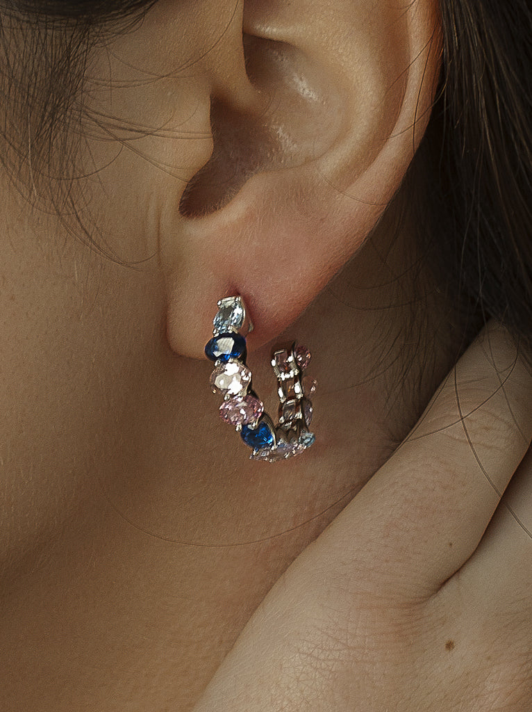 Pendientes aro con piedras en tonos azul y rosa