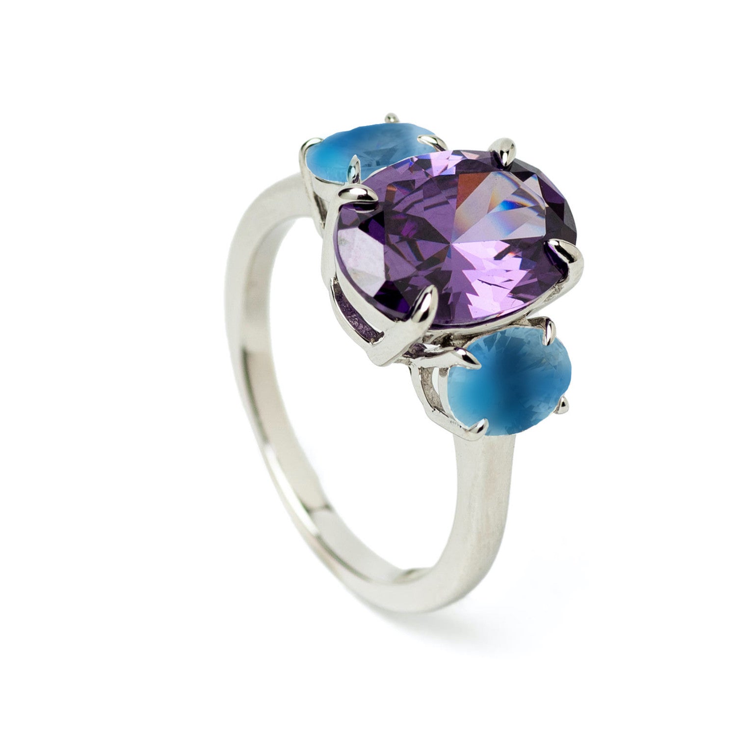 Anillos con piedras talla oval tono amatista