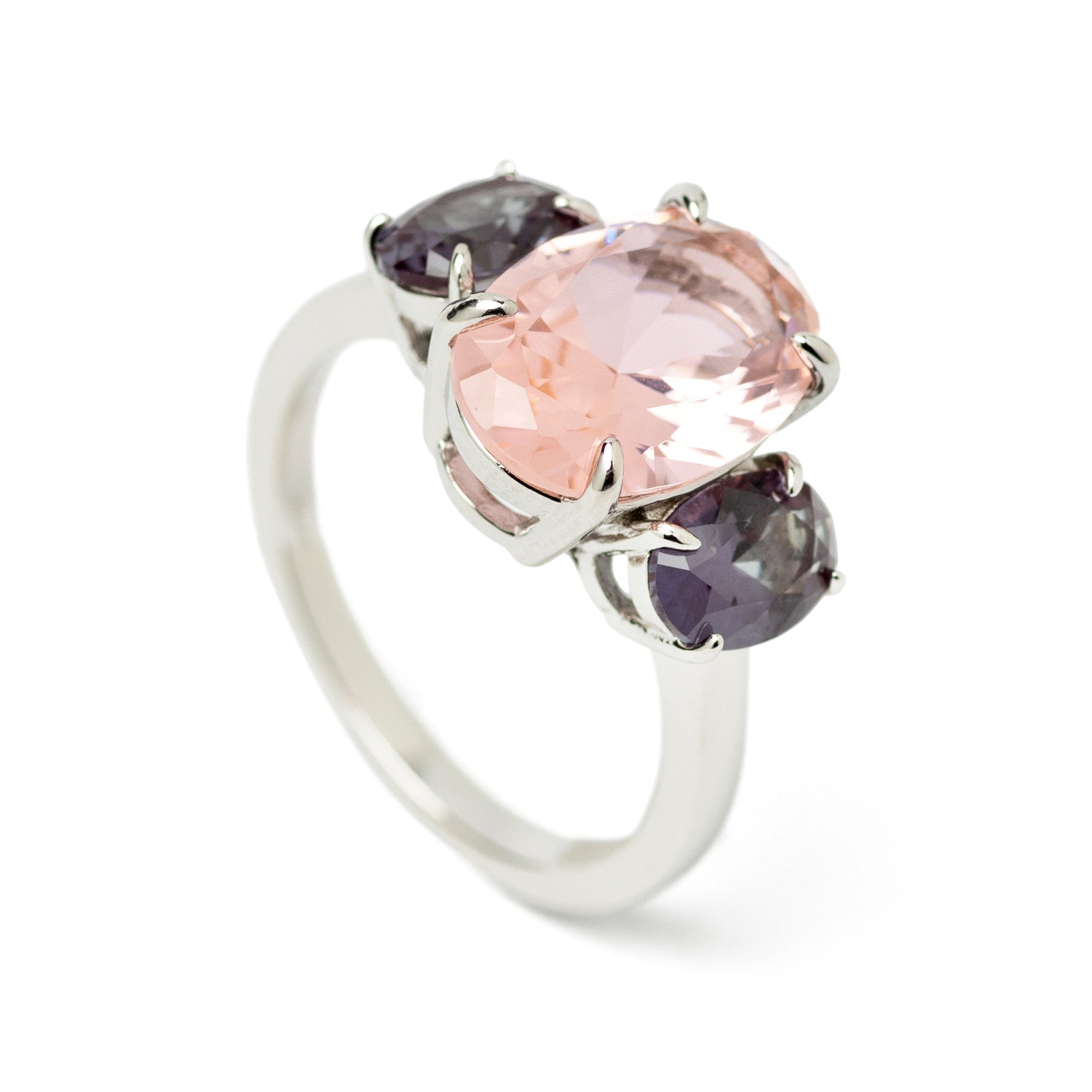 Anillos con piedras talla oval tono rosa
