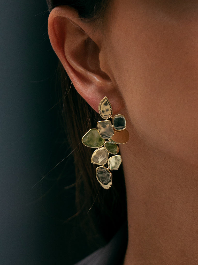 Pendientes originales diseño floral en dorado