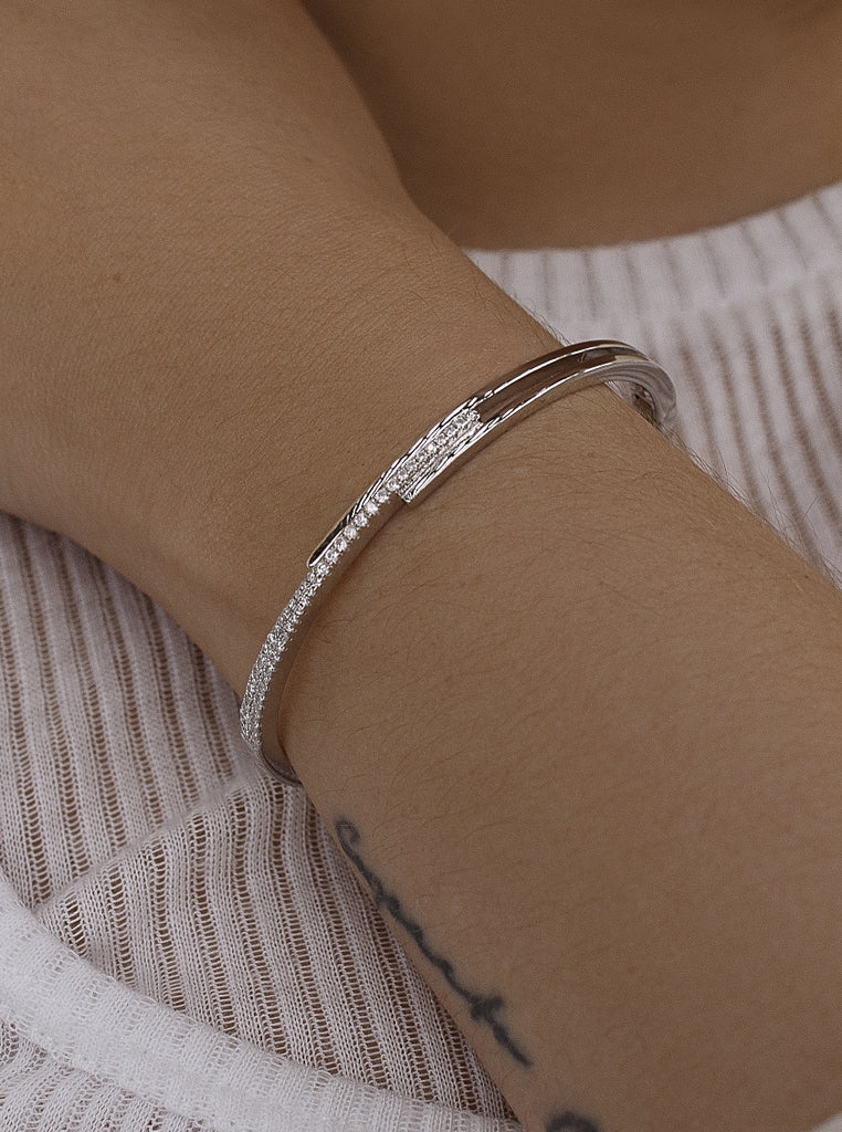 Pulsera de plata esclava fina con circonitas