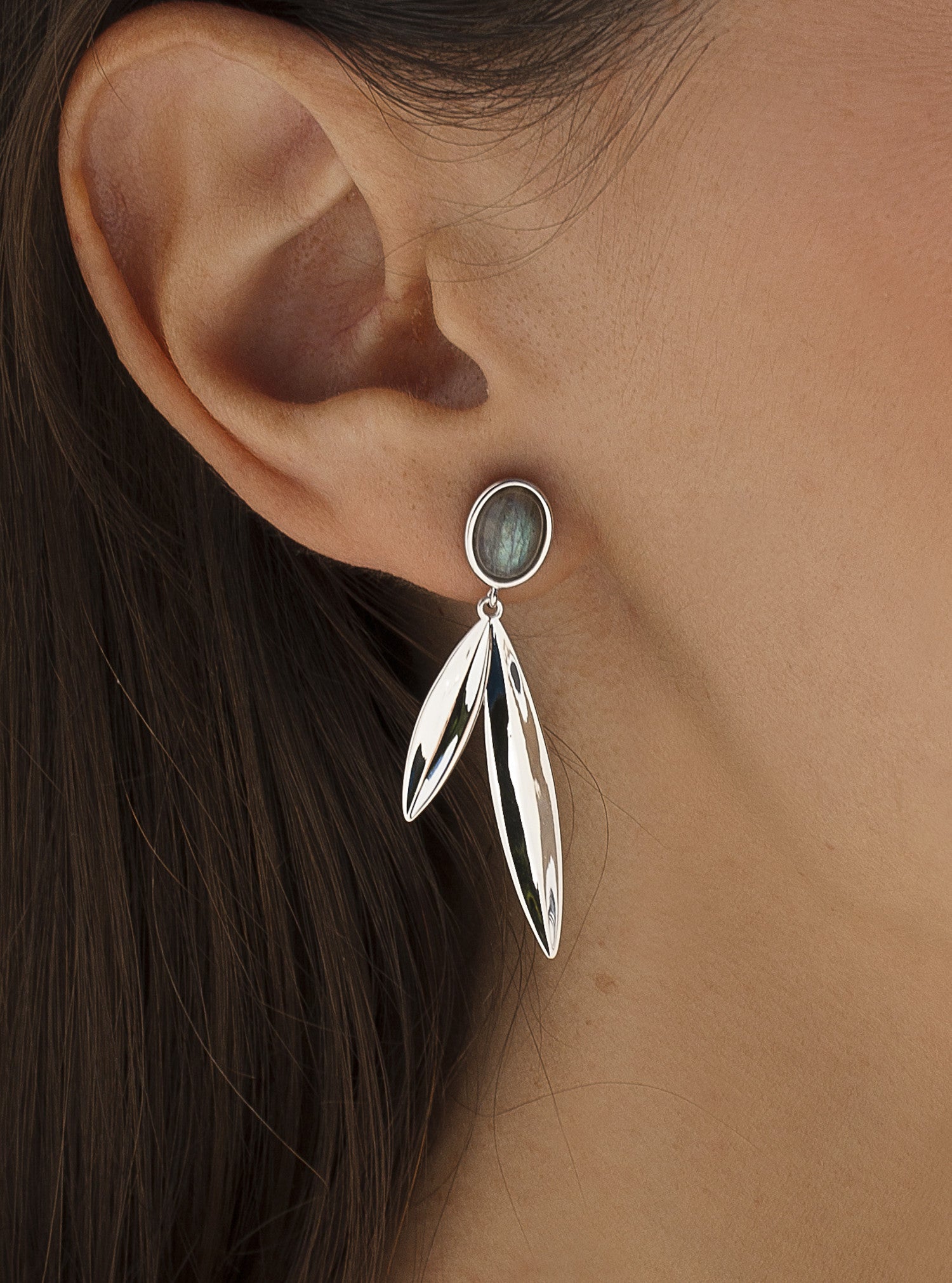 Pendientes largos diseño hojas con piedra labradorita
