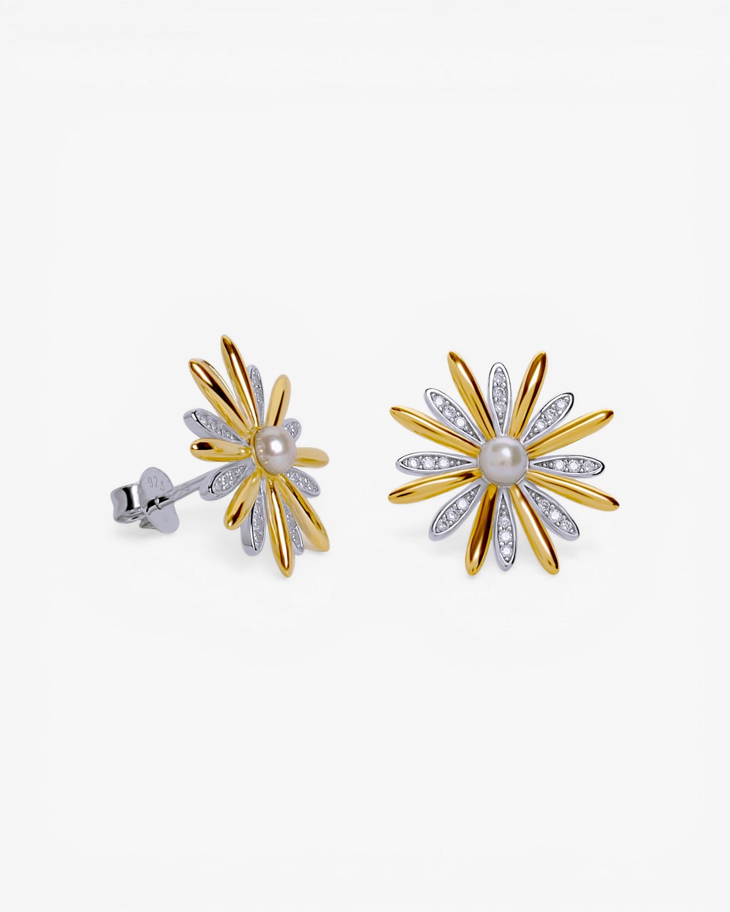 Pendientes bicolor de plata con diseño floral
