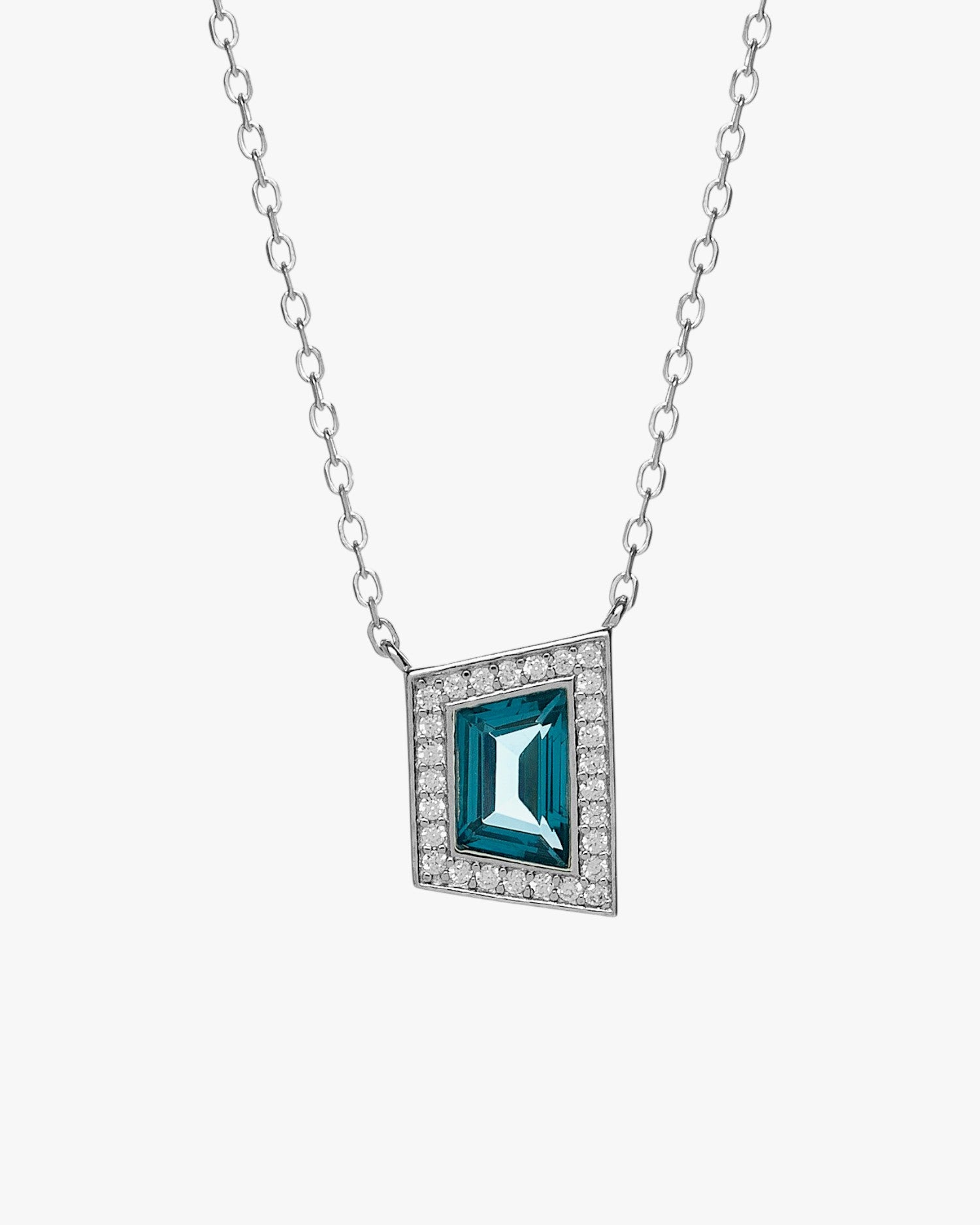 Collar de plata con colgante de circonita azul y circonitas