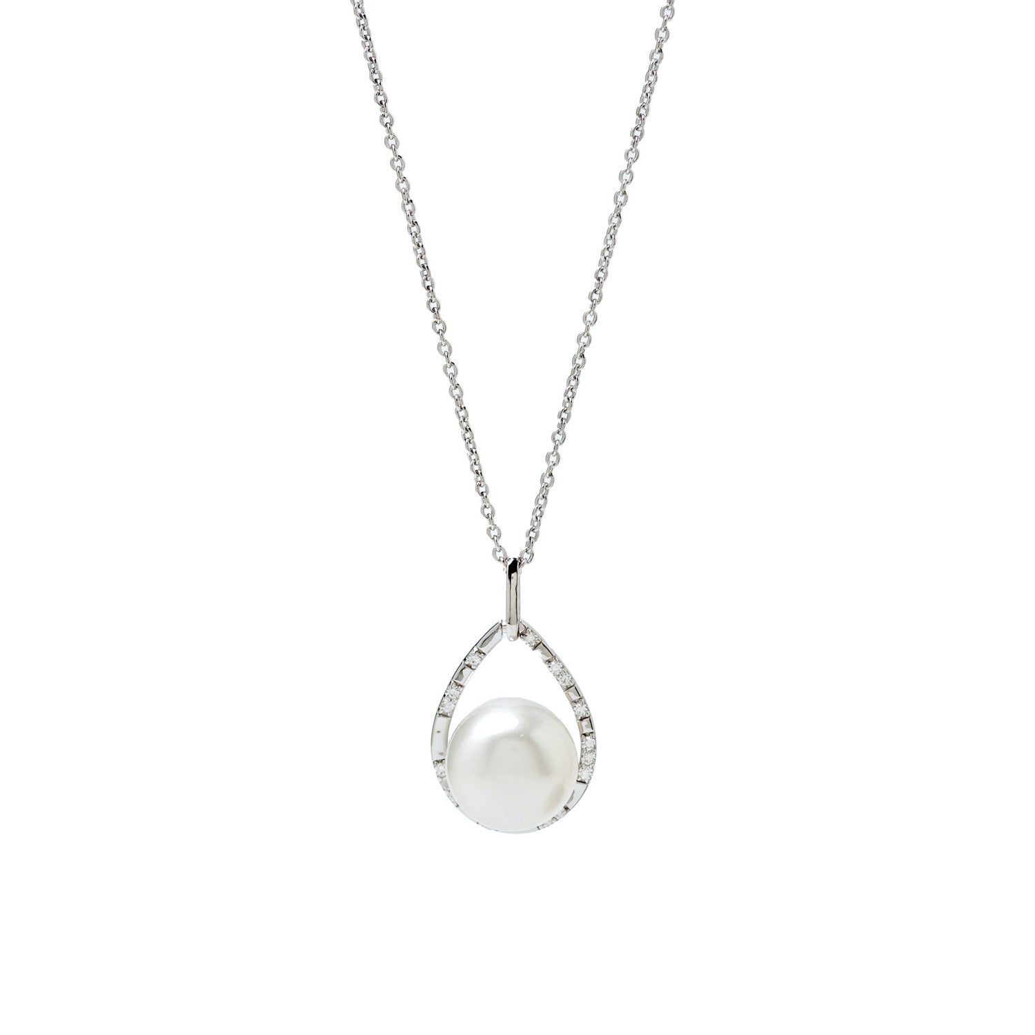 collier perle avec zircon en forme de goutte d'eau