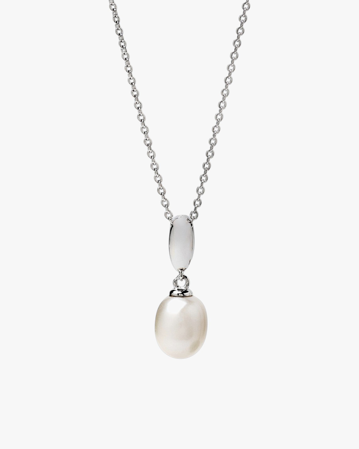 Necklace with pearl, classic and sophisticated design