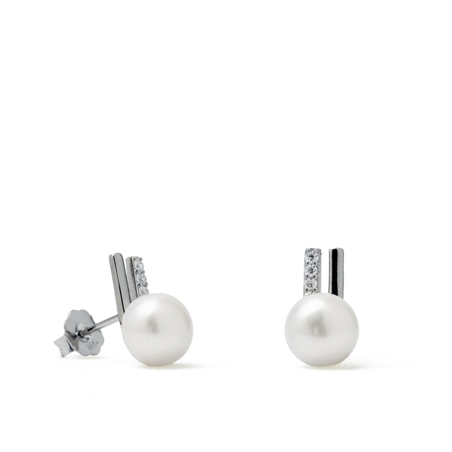 Boucles d'oreilles avec perles de design classique et sophistiqué