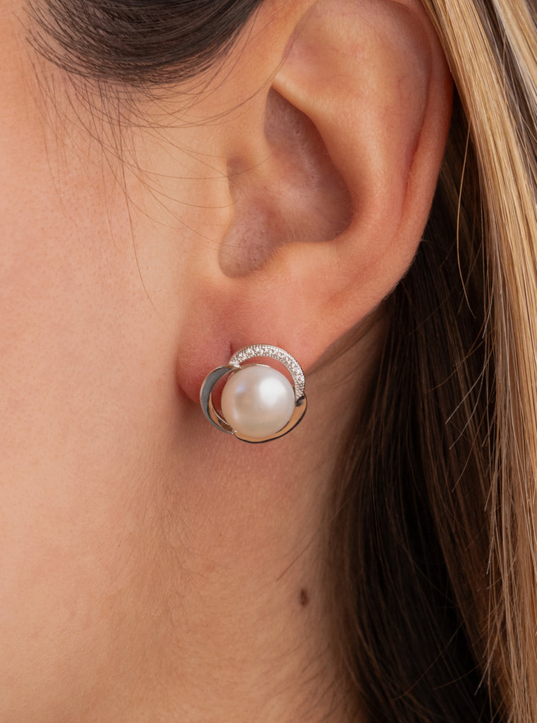 Pendientes con perla envoltorio espiral con circonitas