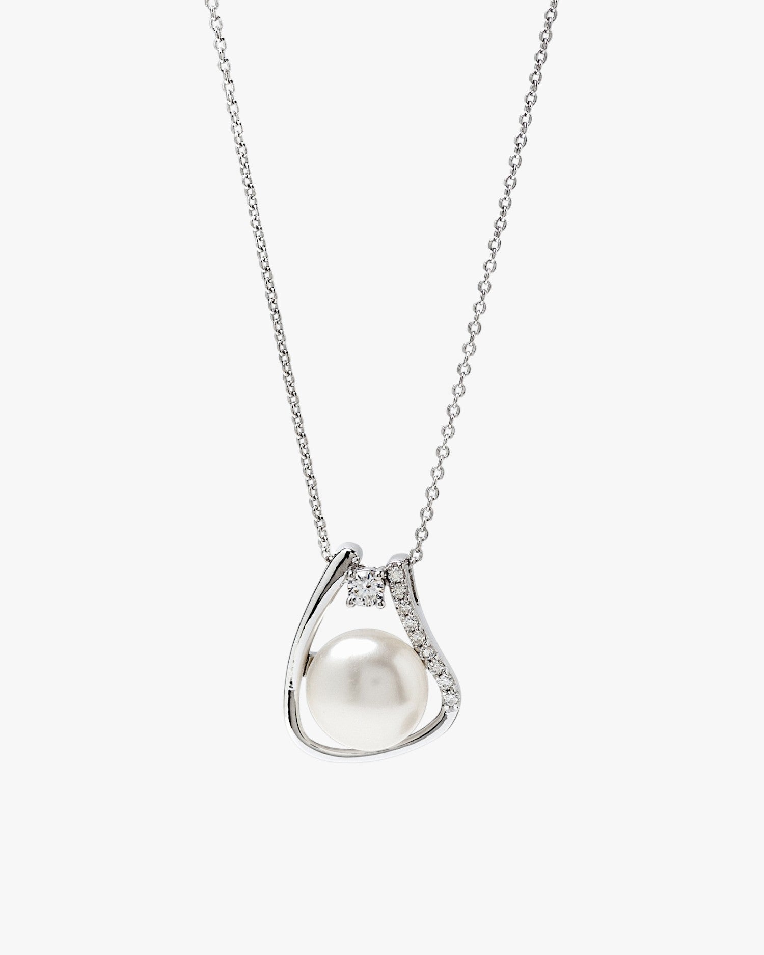 Collares con perla pequeños con circonitas
