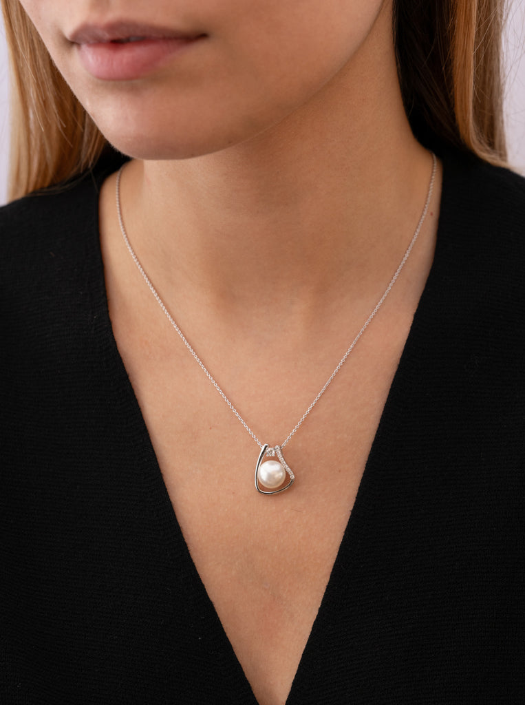 Collares con perla pequeños con circonitas