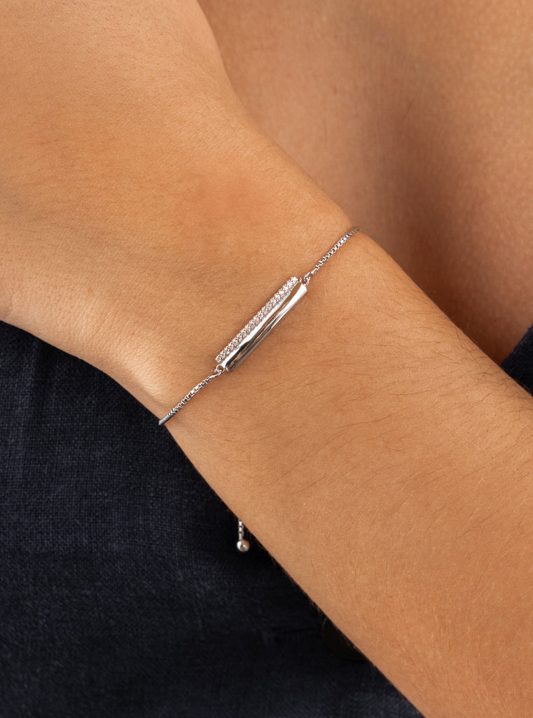 Pulsera fina de plata doble con circonitas