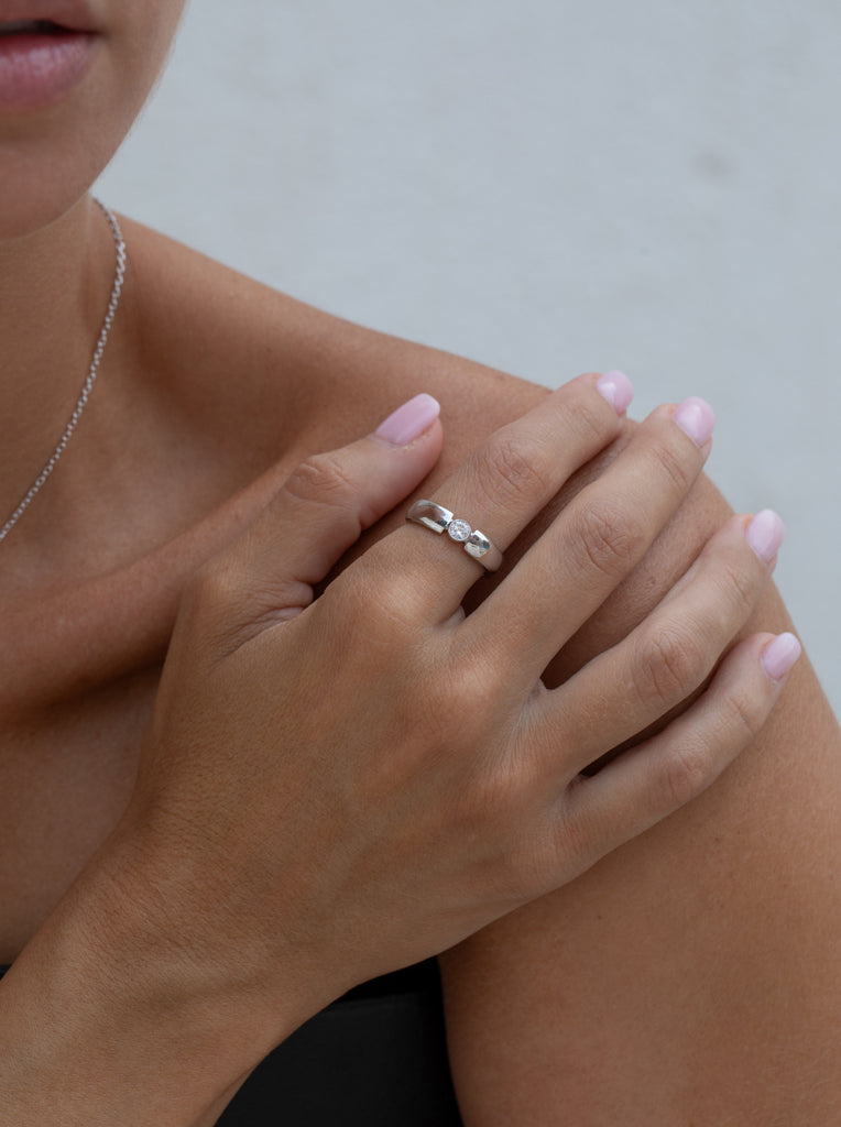 Zirconia rings with a minimalist and elegant design