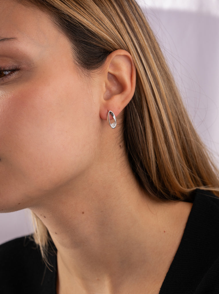 Pendientes largos estructura rígida con circonitas