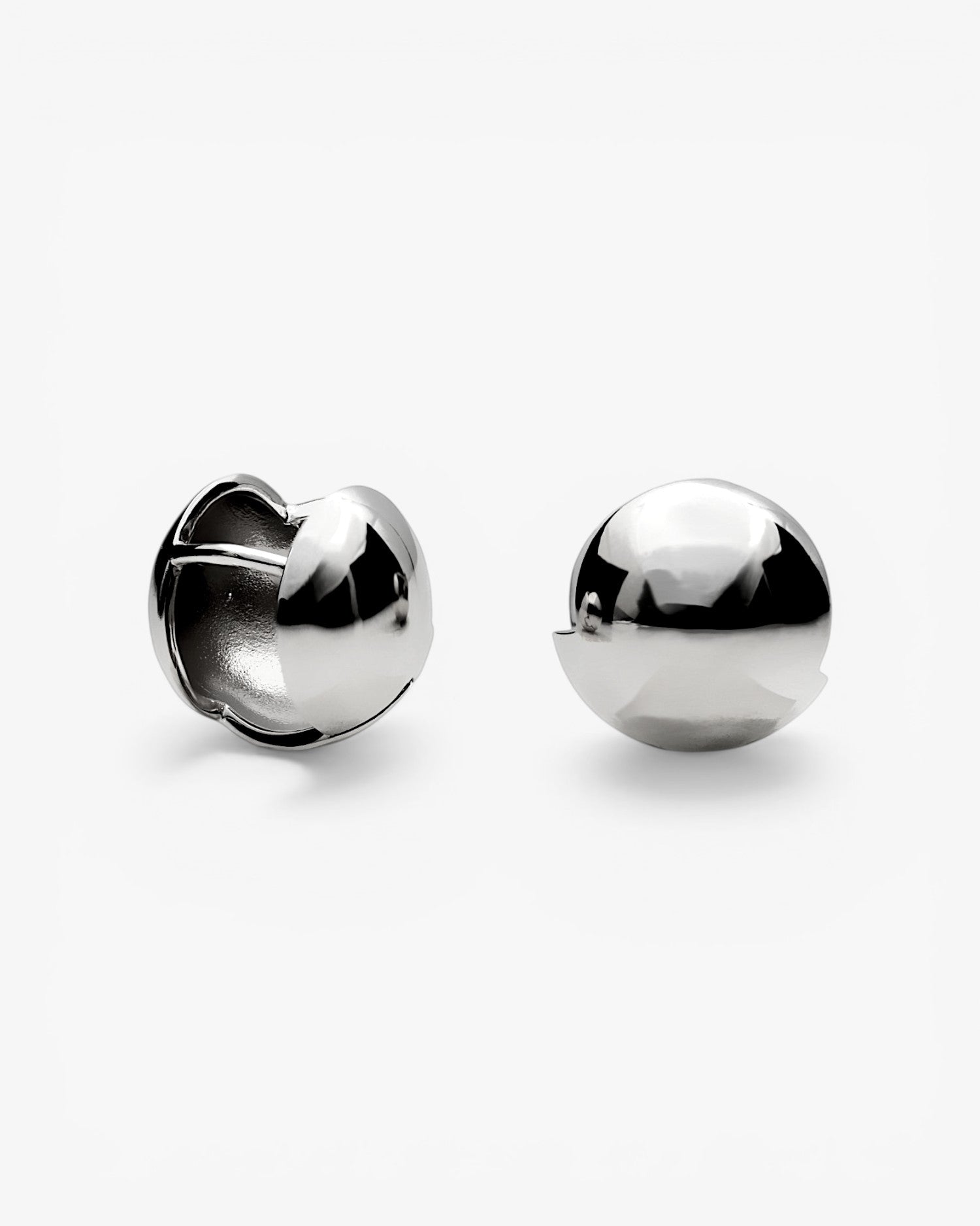 Pendientes esféricos de plata con corte moderno