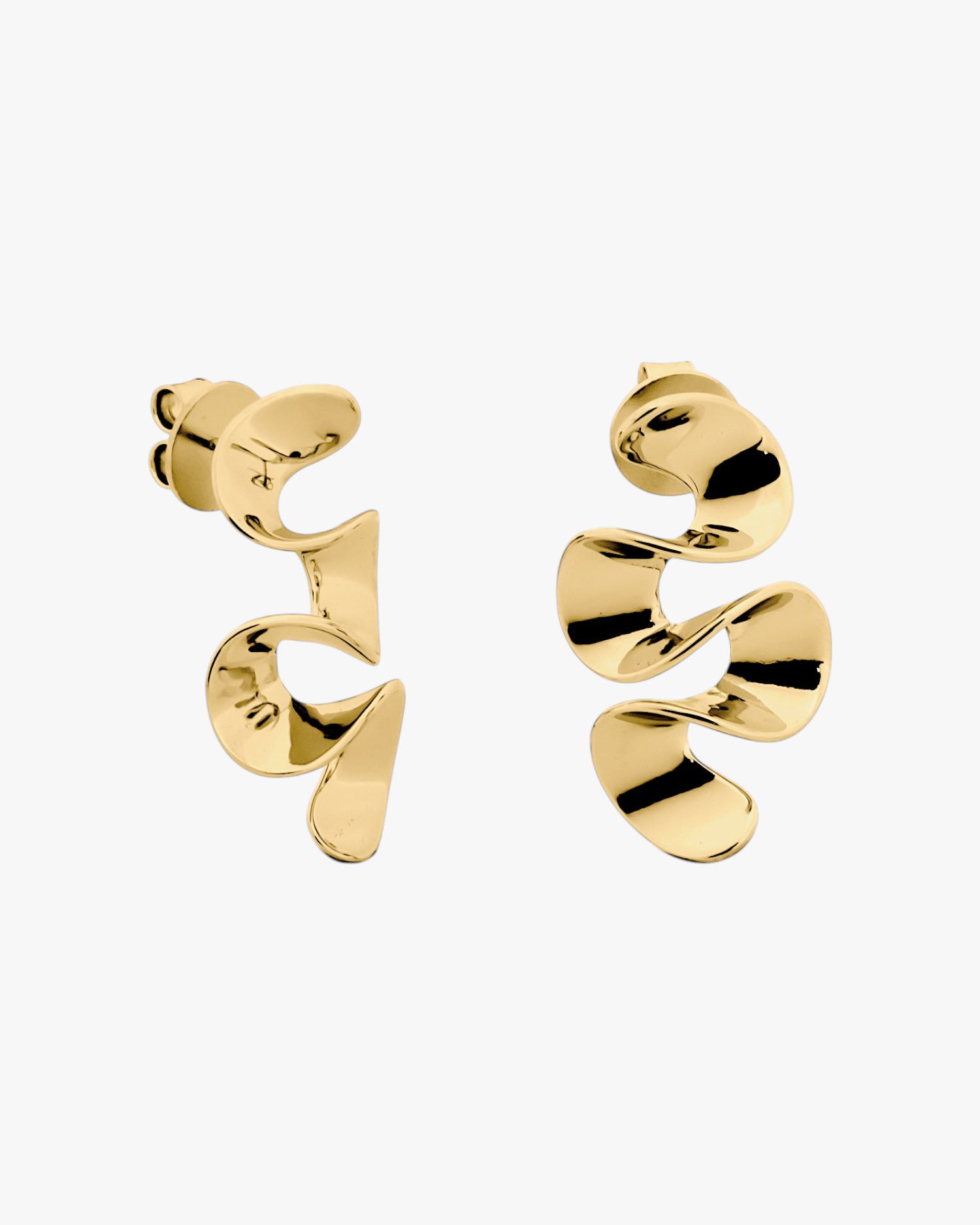 Pendientes originales diseño fluido y ondulado dorado