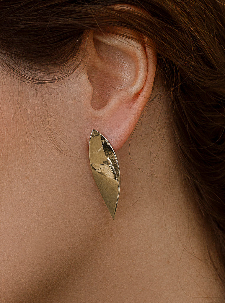 Pendientes originales de plata bañado en oro diseño curvado