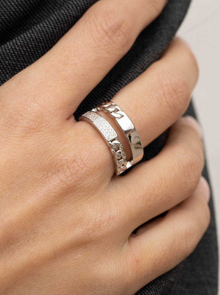 Wide silver ring with cubic zirconia and chain