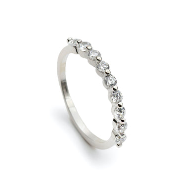 Anillos finos de plata con circonitas engastadas