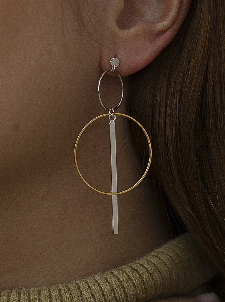 Pendientes de plata de círculos y líneas en dos tonos