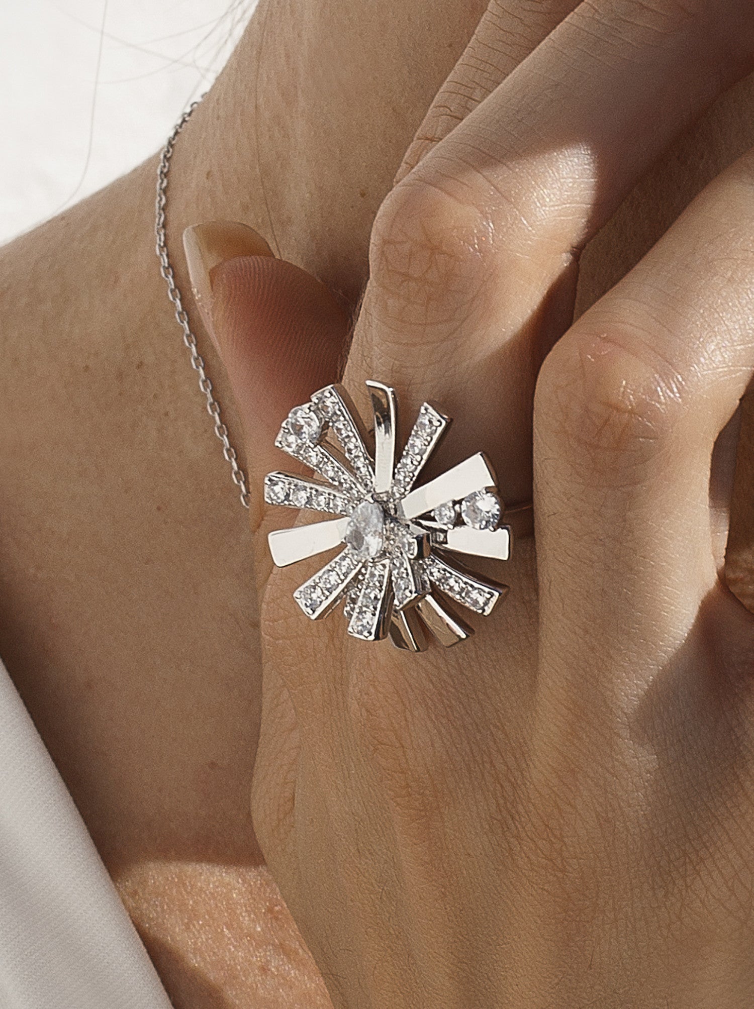 de argent inspiration fleur avec zircons