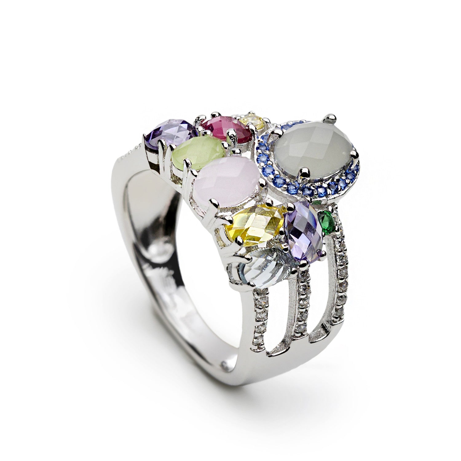 Bagues ornées de pierres, aux couleurs printanières