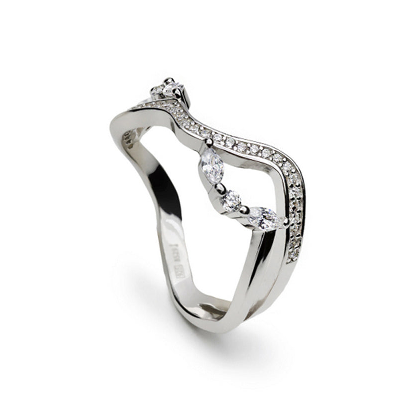bague de argent zig zag type knot avec zircon