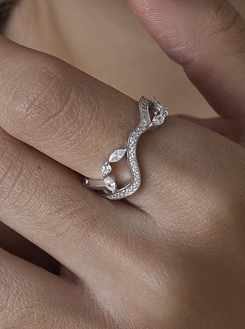 bague de argent zig zag type knot avec zircon