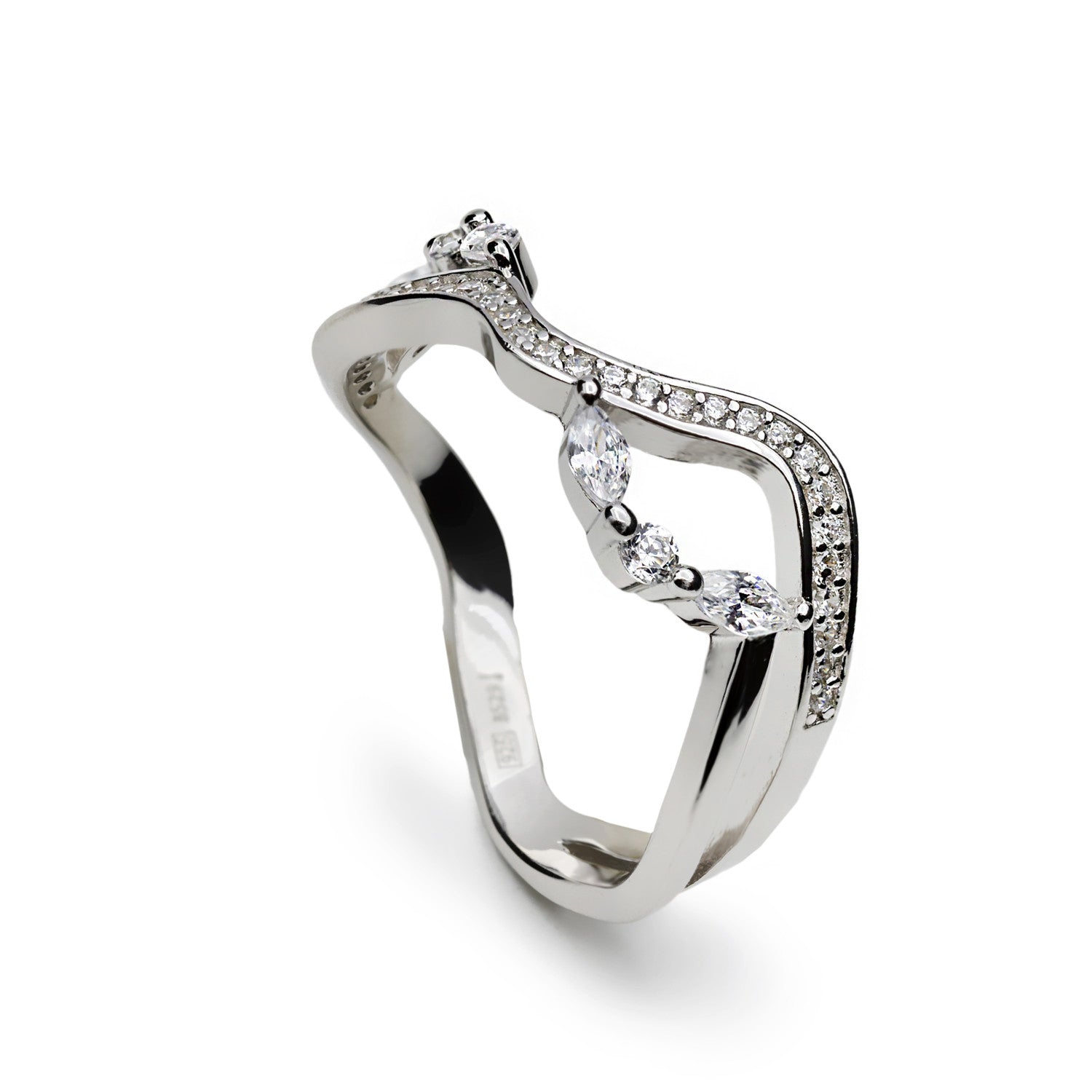 Anillo de plata zig zag tipo nudo con circonita