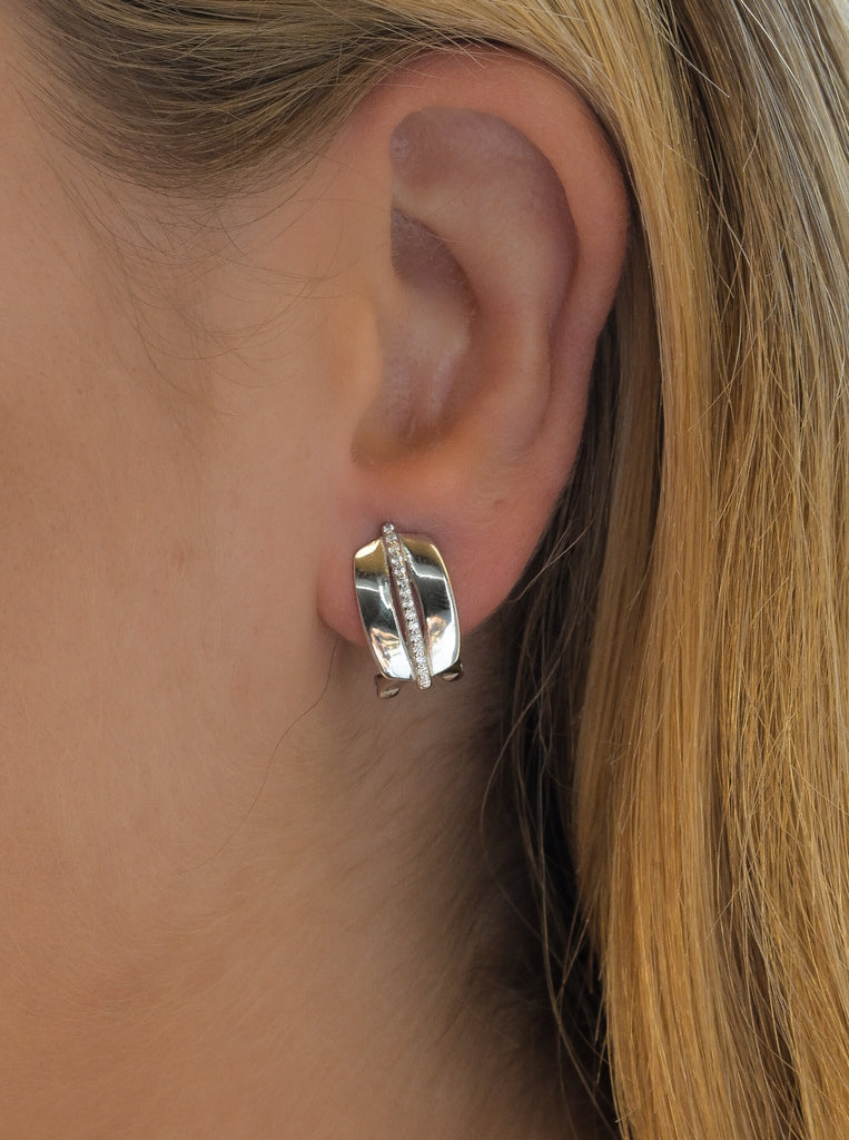 Boucles d'oreilles fermeture omage de argent avec strip de zircons