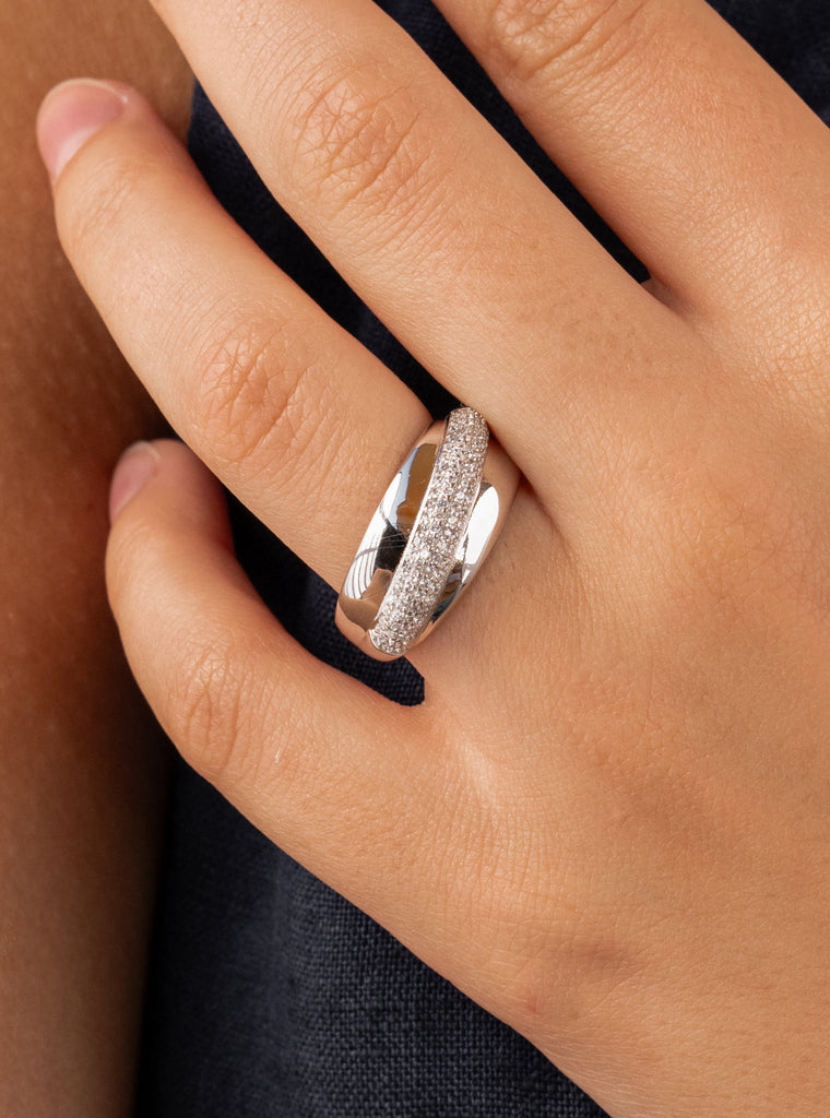 bague avec zircons de argent design classique et sophistiqué