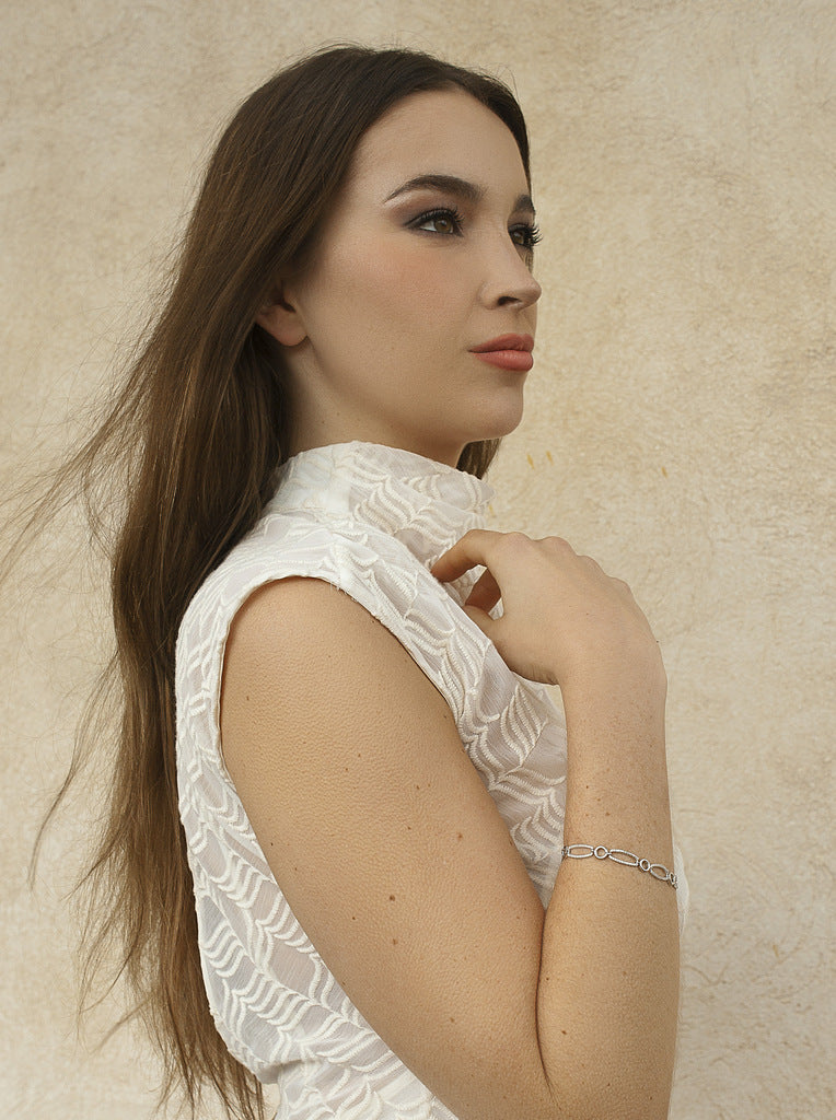 Pulsera eslabones de plata con circonitas con forma ovalada y circular