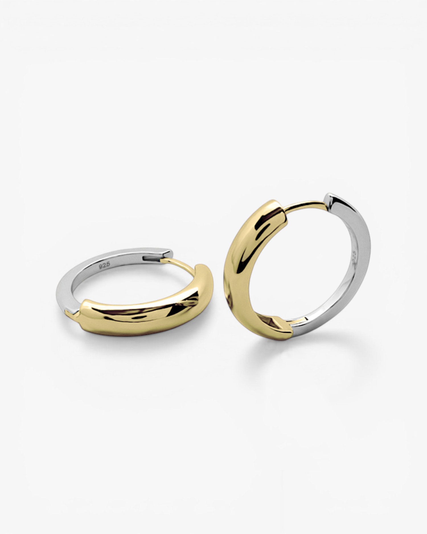 Two-tone hoop earrings, medium diameter, with gold front