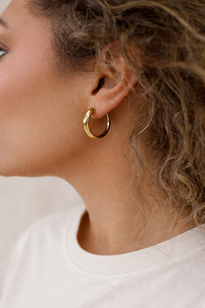 Pendientes de aro bicolor diámetro mediano con dorado delante