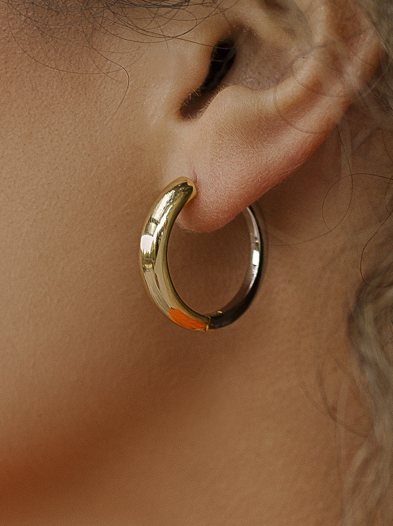Two-tone hoop earrings, medium diameter, with gold front