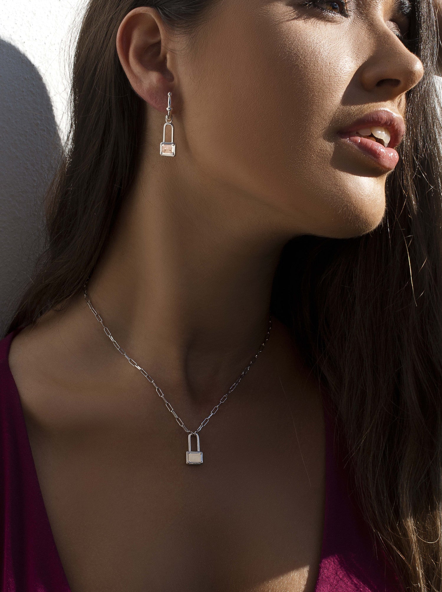 Pendientes aro colgantes de plata con diseño candado