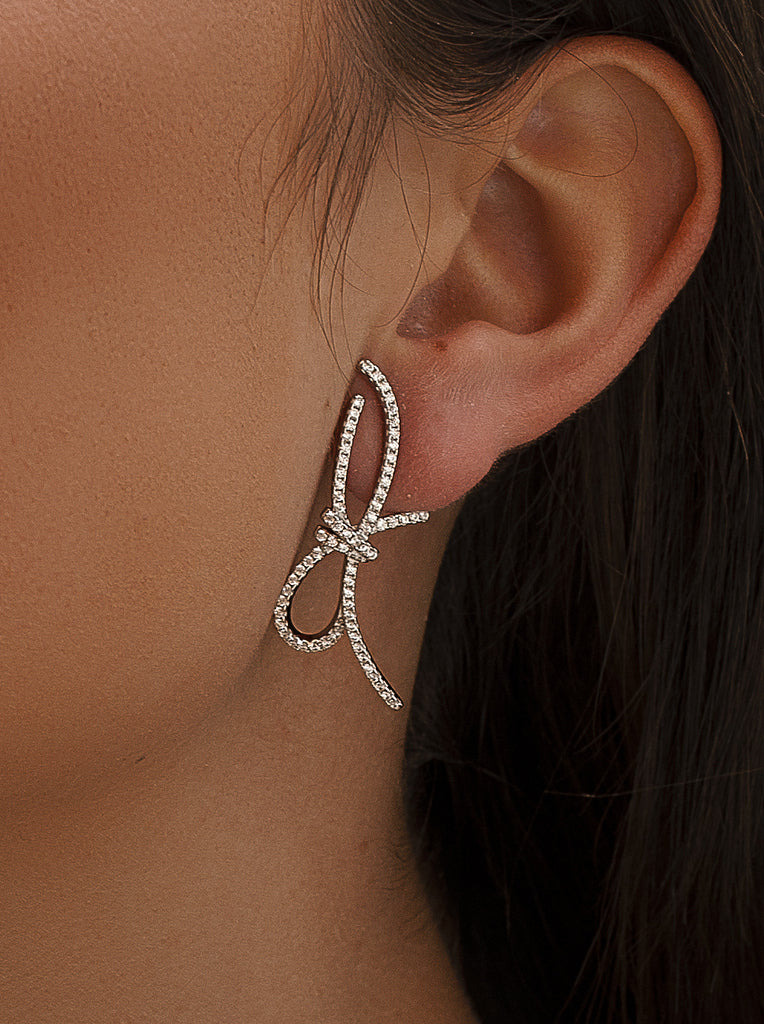 Pendientes de plata con circonitas en forma de lazada